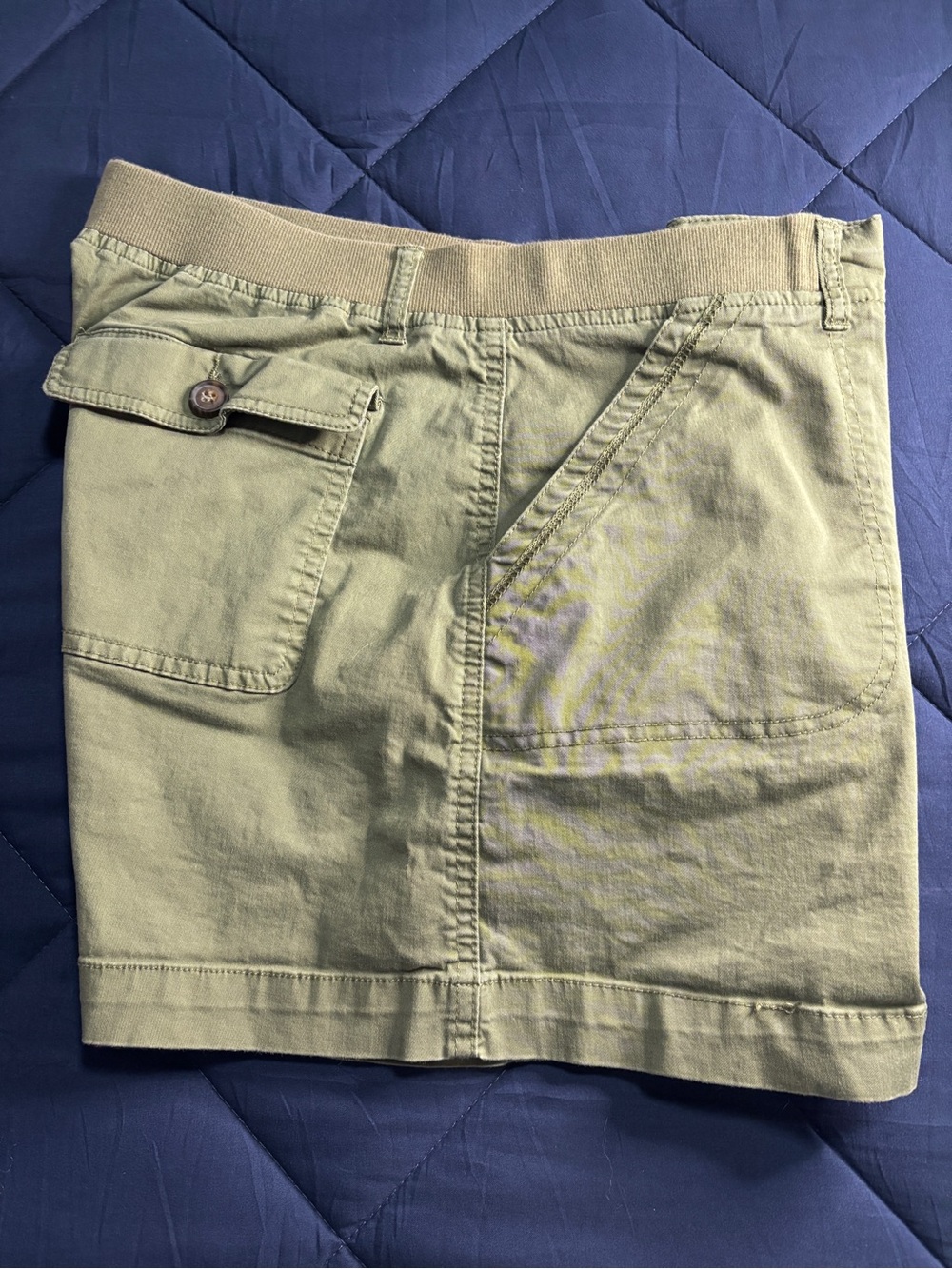 Casual Olive Green Women's Utility Shorts EUC Size 16 - Picture 3 of 5